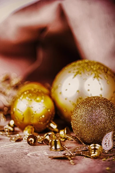 Hdr Filt şenlikli altın Christmas dekorasyon kumaş üzerine arka plan — Stok fotoğraf