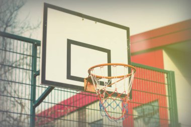 Bir okulda Basketbol çember oyun parkı
