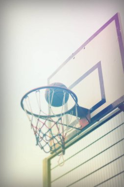 Bir okulda Basketbol çember oyun parkı