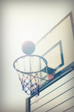 Bir okulda Basketbol çember oyun parkı