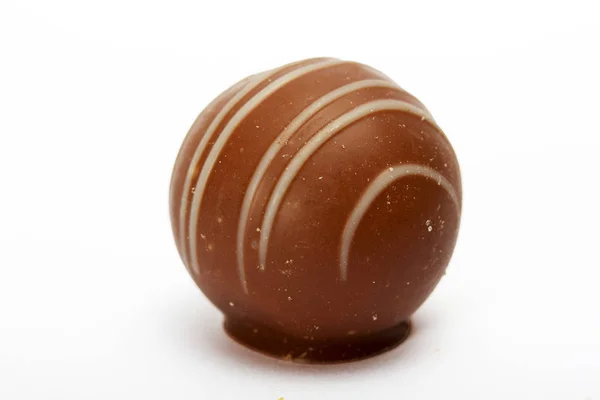 Köstliche Luxusschokolade auf hellem Hintergrund — Stockfoto