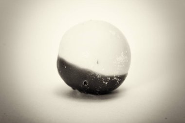 Dellicious lüks hafif bir arka plan üzerinde çikolata