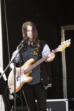 High Wycombe, İngiltere'de 1 Nisan 2017: sanatçılar sahnede fre