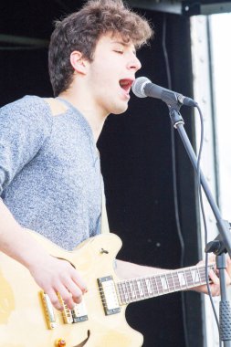 High Wycombe, İngiltere'de 1 Nisan 2017: sanatçılar sahnede fre