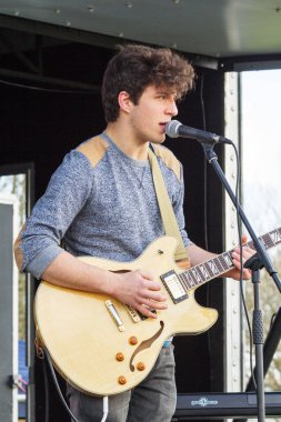 High Wycombe, İngiltere'de 1 Nisan 2017: sanatçılar sahnede fre