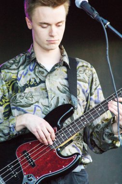 High Wycombe, İngiltere'de 1 Nisan 2017: sanatçılar sahnede fre