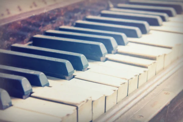 Nycklar Från Gammal Trasig Och Skadad Piano — Stockfoto