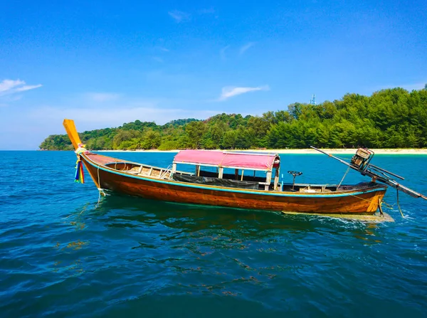 Boat Koh Bulone Island Beach Satun — стоковое фото