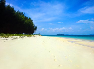 Beyaz kum okul Beach, Koh Bulone, Satun, Tayland