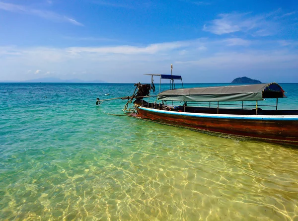 Barca Koh Bulone Spiaggia Dell Isola Satun Thailandia — Foto Stock