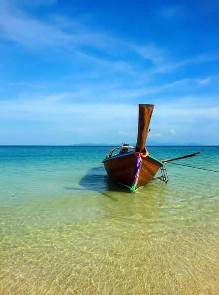 Barco Playa Isla Koh Bulone Satun Tailandia Imagen de archivo