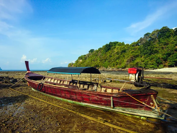 Barca Koh Bulone Spiaggia Panka Noi Satun Thailandia — Foto Stock