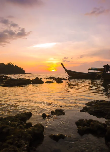 Sunset Boat Koh Bulone Island Panka Yai Beach Satun Thailand — Stock Photo, Image