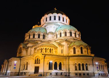 Sofya 'daki Aziz Alexander Nevsky Katedrali Bulgaristan' da geceleyin vuruldu
