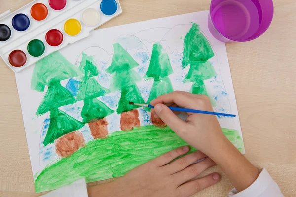 Kinder zeichnen Aquarell. — Stockfoto
