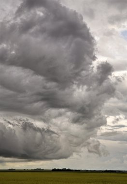 fırtına bulutları saskatchewan