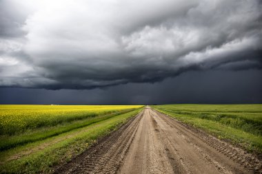 fırtına bulutları saskatchewan