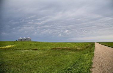 fırtına bulutları saskatchewan
