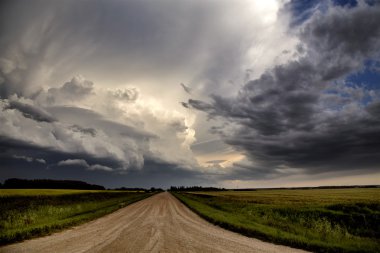 fırtına bulutları saskatchewan