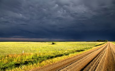 fırtına bulutları saskatchewan