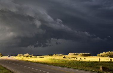 fırtına bulutları saskatchewan