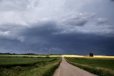 fırtına bulutları saskatchewan
