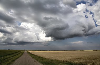 fırtına bulutları saskatchewan