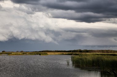 fırtına bulutları saskatchewan