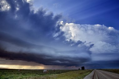 fırtına bulutları saskatchewan