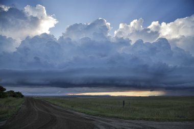 fırtına bulutları saskatchewan
