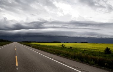 fırtına bulutları saskatchewan