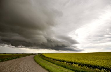 fırtına bulutları saskatchewan
