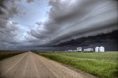 fırtına bulutları saskatchewan