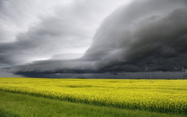 fırtına bulutları saskatchewan