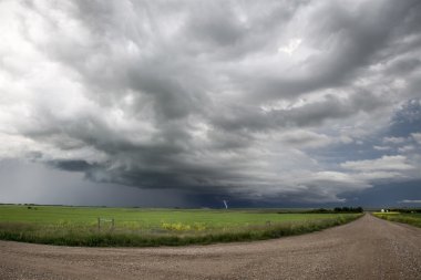 fırtına bulutları saskatchewan