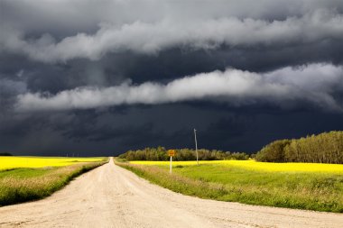 fırtına bulutları saskatchewan