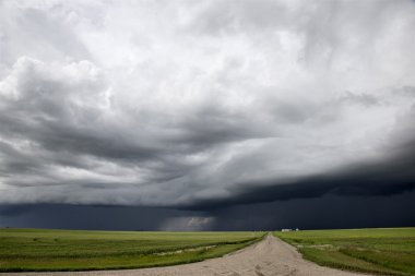 fırtına bulutları saskatchewan