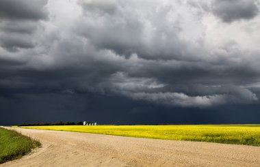 fırtına bulutları saskatchewan