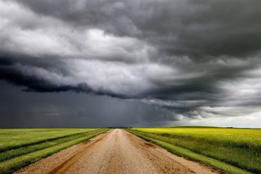fırtına bulutları saskatchewan