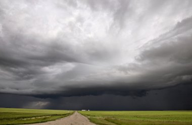 fırtına bulutları saskatchewan