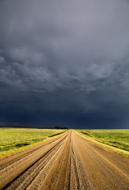 fırtına bulutları saskatchewan