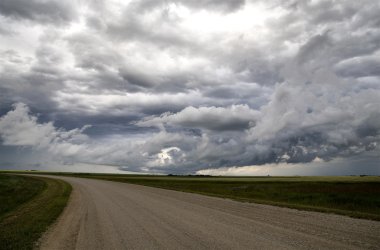 fırtına bulutları saskatchewan