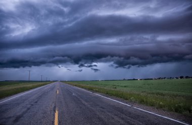 fırtına bulutları saskatchewan