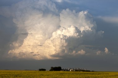 fırtına bulutları saskatchewan