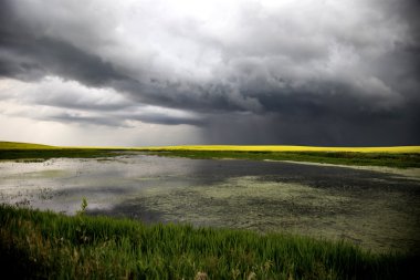 fırtına bulutları saskatchewan