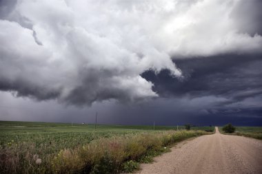 fırtına bulutları saskatchewan