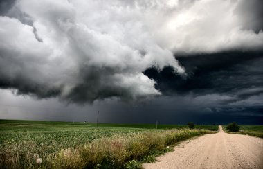 fırtına bulutları saskatchewan