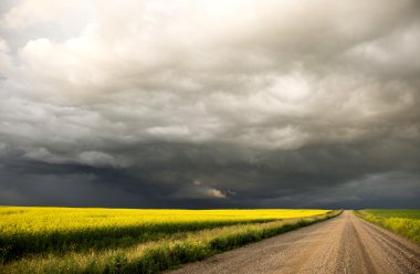 fırtına bulutları saskatchewan