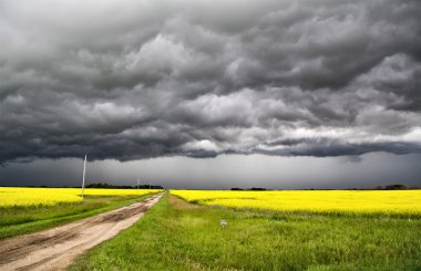 fırtına bulutları saskatchewan