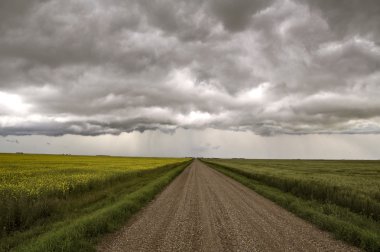 fırtına bulutları saskatchewan